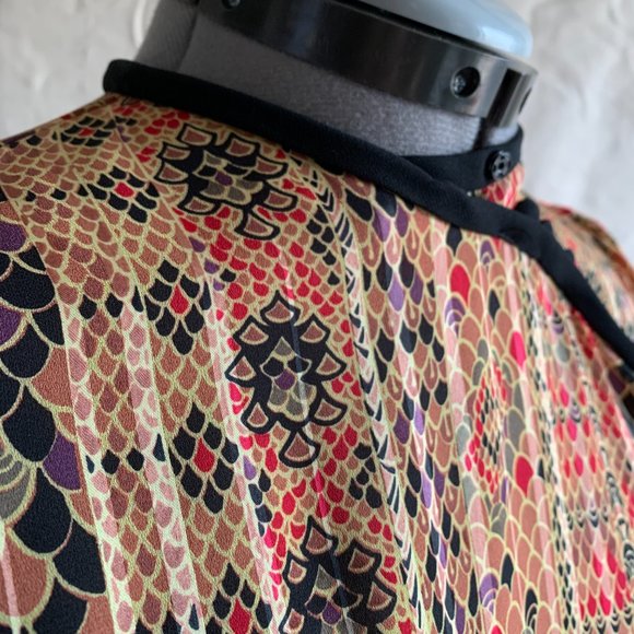 Summer | Vintage Dress, Crêpe w/ Scale Pattern, Asymmetrical | Size 9-10 - Picture 3 of 10